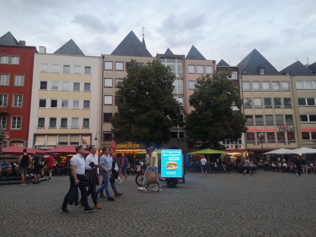 Best Case Fahrradwerbung: Mit dem LED-Bike erstrahlt Ihre Werbung am Abend